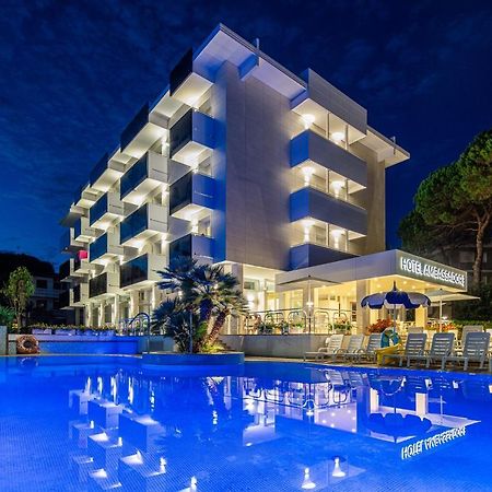 ליגננו סביאדורו Hotel Ambassador Meuble מראה חיצוני תמונה