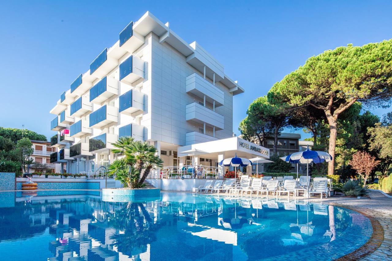 ליגננו סביאדורו Hotel Ambassador Meuble מראה חיצוני תמונה