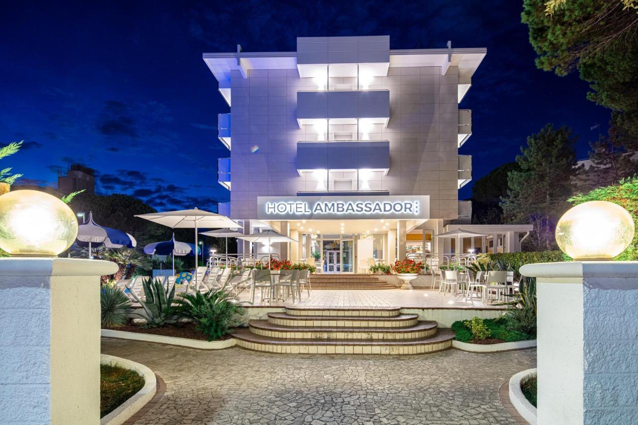 ליגננו סביאדורו Hotel Ambassador Meuble מראה חיצוני תמונה