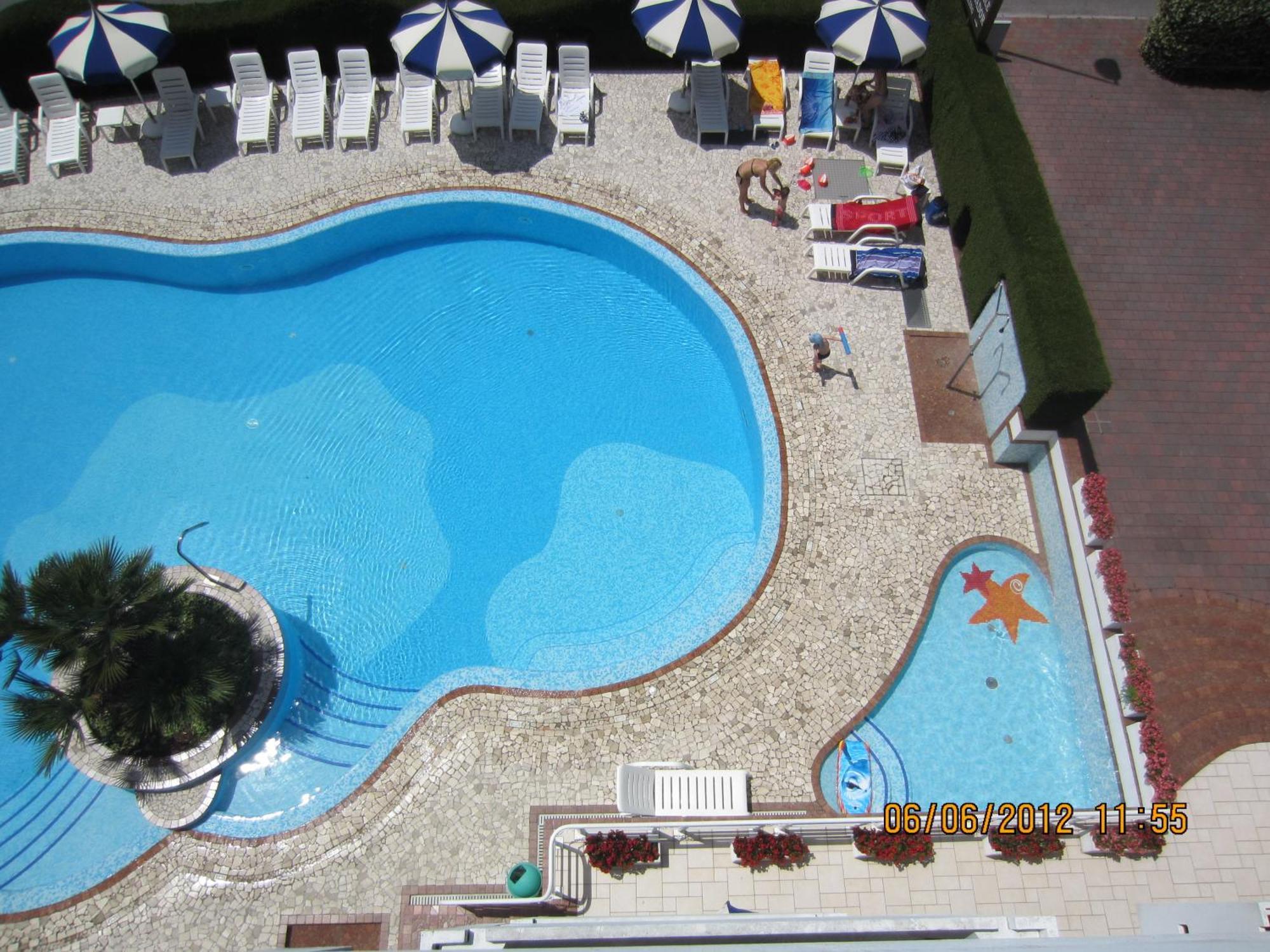 ליגננו סביאדורו Hotel Ambassador Meuble מראה חיצוני תמונה