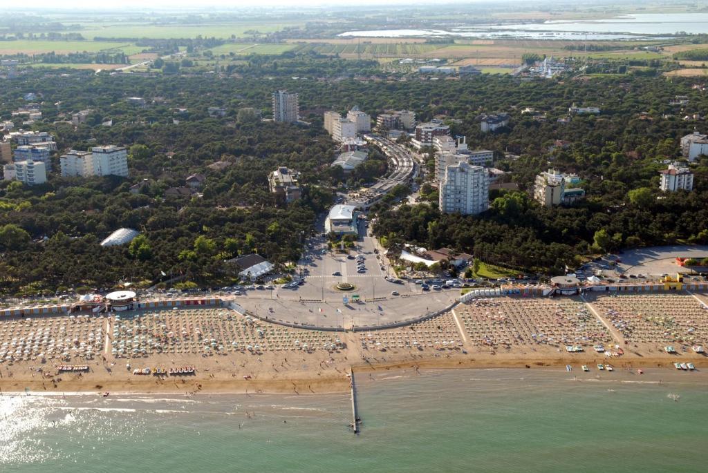 ליגננו סביאדורו Hotel Ambassador Meuble מראה חיצוני תמונה