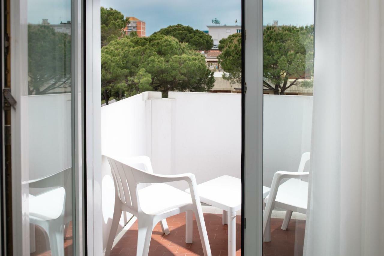 ליגננו סביאדורו Hotel Ambassador Meuble מראה חיצוני תמונה