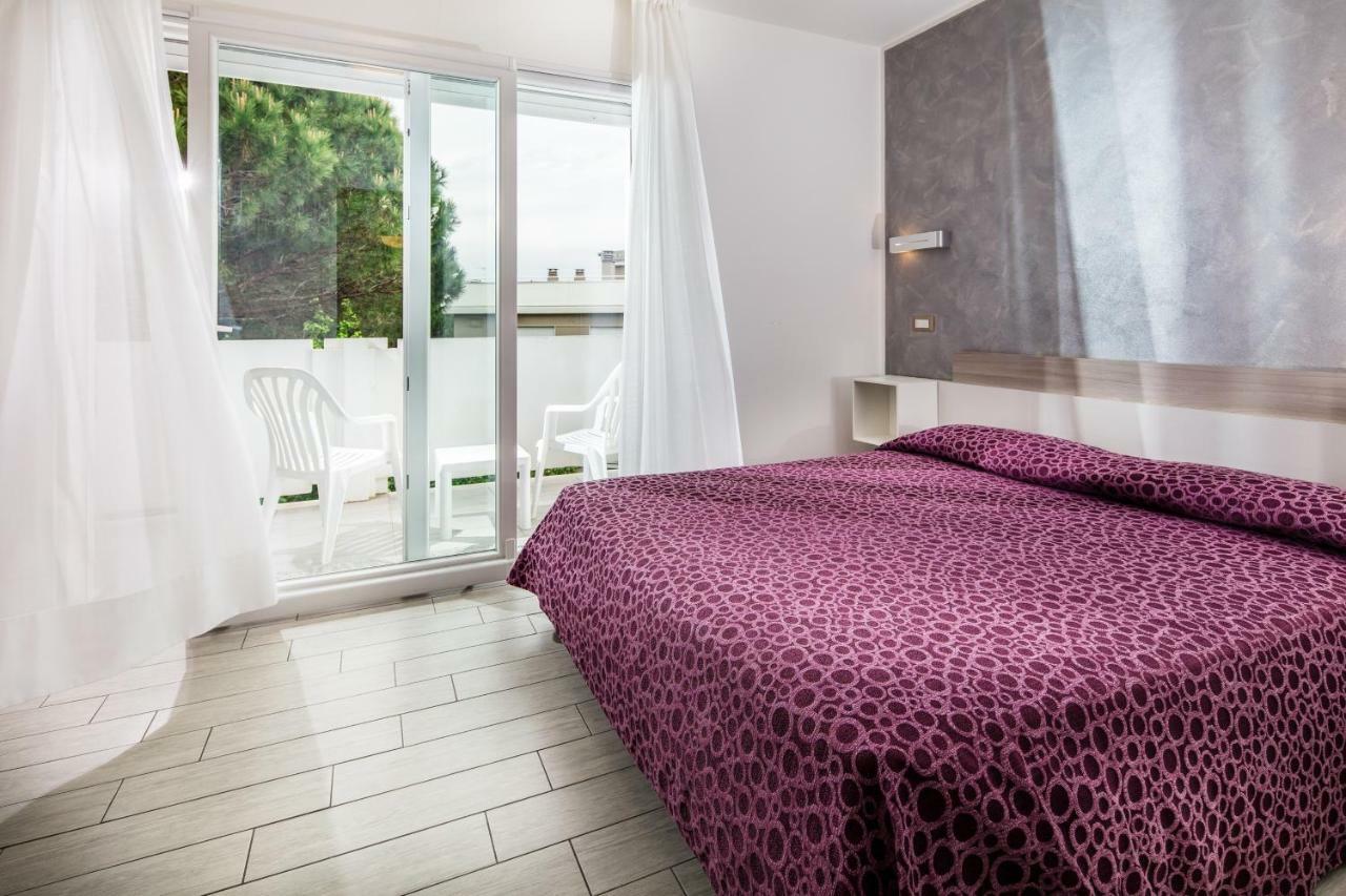 ליגננו סביאדורו Hotel Ambassador Meuble מראה חיצוני תמונה