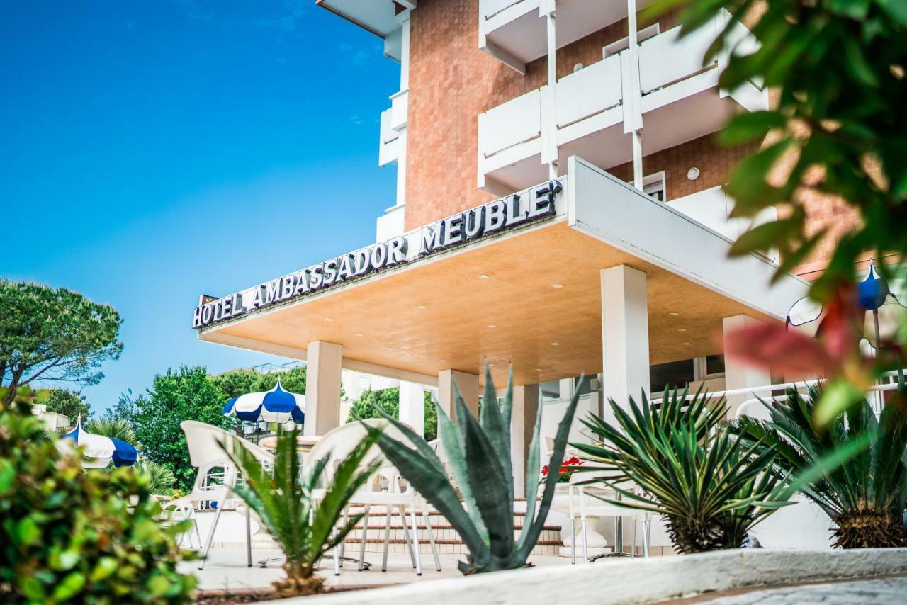 ליגננו סביאדורו Hotel Ambassador Meuble מראה חיצוני תמונה